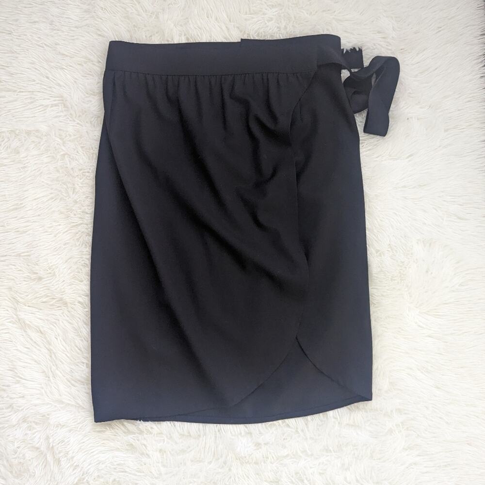 Women's Escada 34 Black True Wrap Tulip Skirt Size Small - Picture 4 of 8